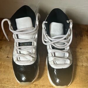 Nike Air Jordan 11 Low Retro Iridescent White